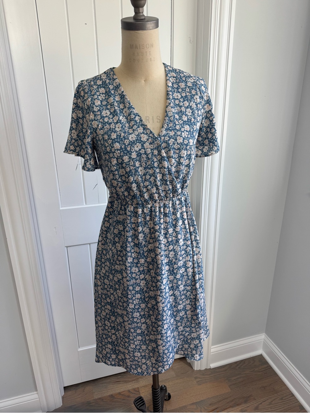 Sienna Sky Blue Floral Wrap-Style Mini Dress Size M